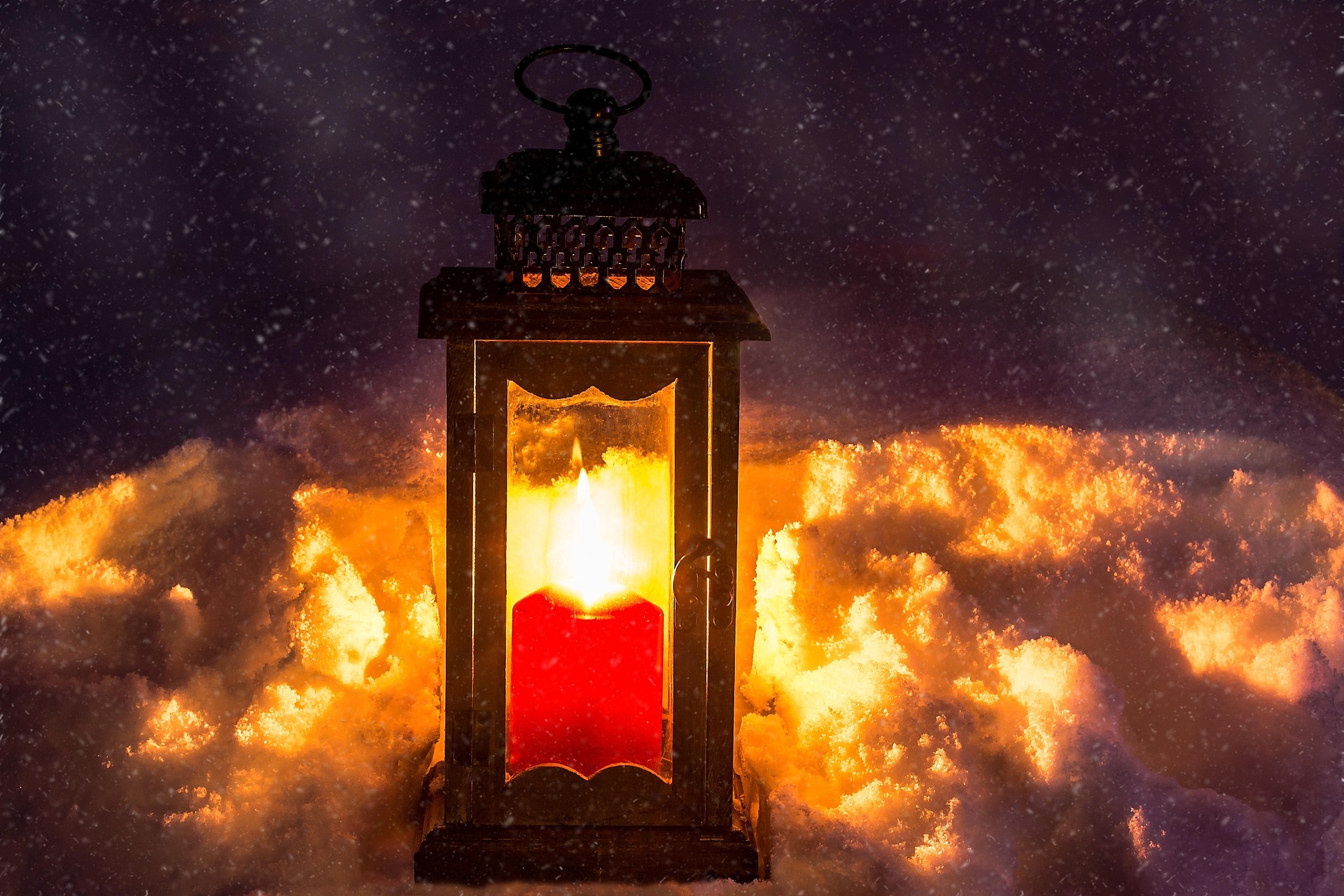 myriams-fotos-lantern-1982685_1920